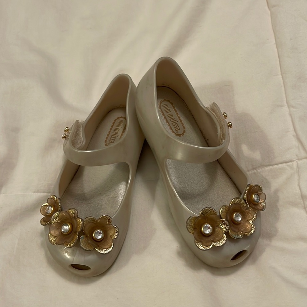 Mini Melissa Mary Jane’s, size 8